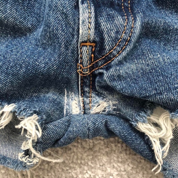 Vintage Levi’s 501 reworked cut off denim shorts XS - Picture 4 of 4